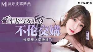 車長與女兒的不倫交媾 性愛至上愛液橫飛