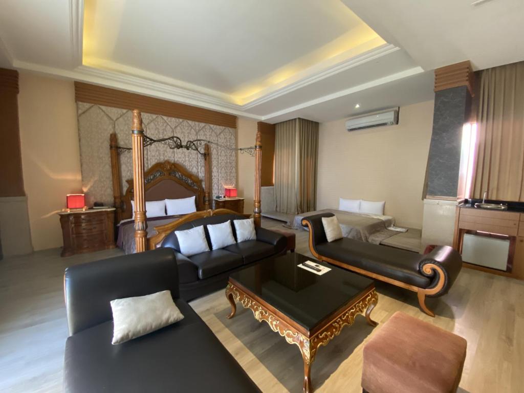 🏨 2025最新苗栗市汽車旅館推薦TOP5｜高隱私豪華房型＋苗栗外送茶定點茶享受全攻略