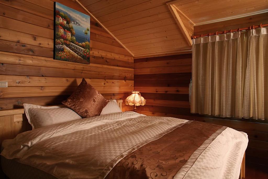 【宜蘭住宿必看】10 間高CP值在地飯店推薦｜夜生活 & 成人娛樂全攻略（附宜蘭外送茶／定點茶安全指南）