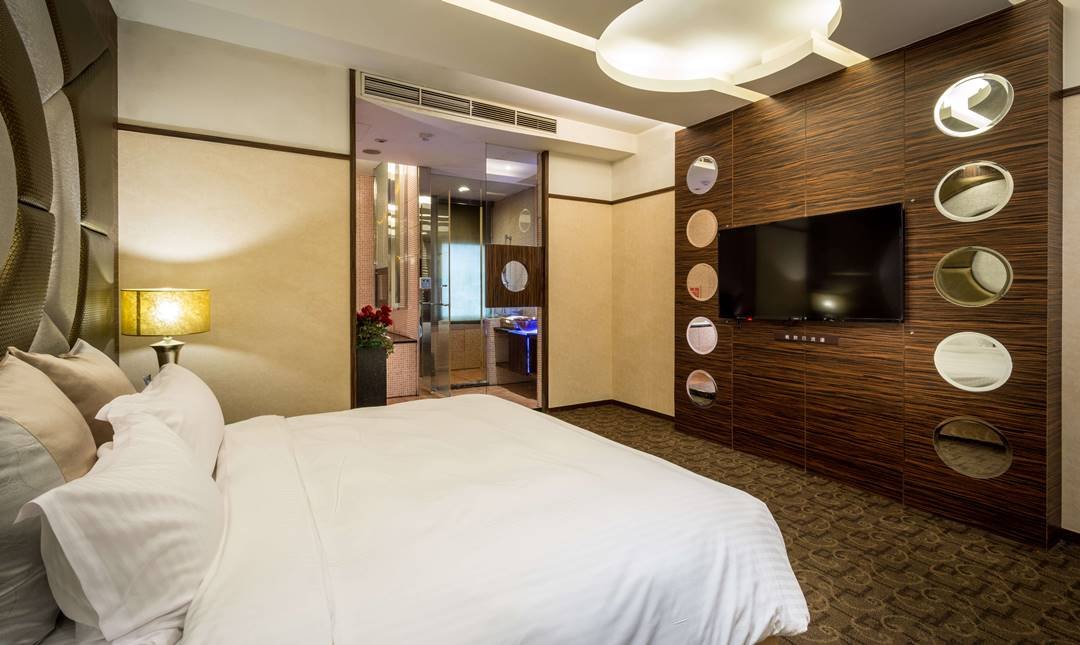 🏨 2025最新台北市內汽車旅館推薦TOP5｜高隱私豪華房型＋台北外送茶定點茶享受全攻略