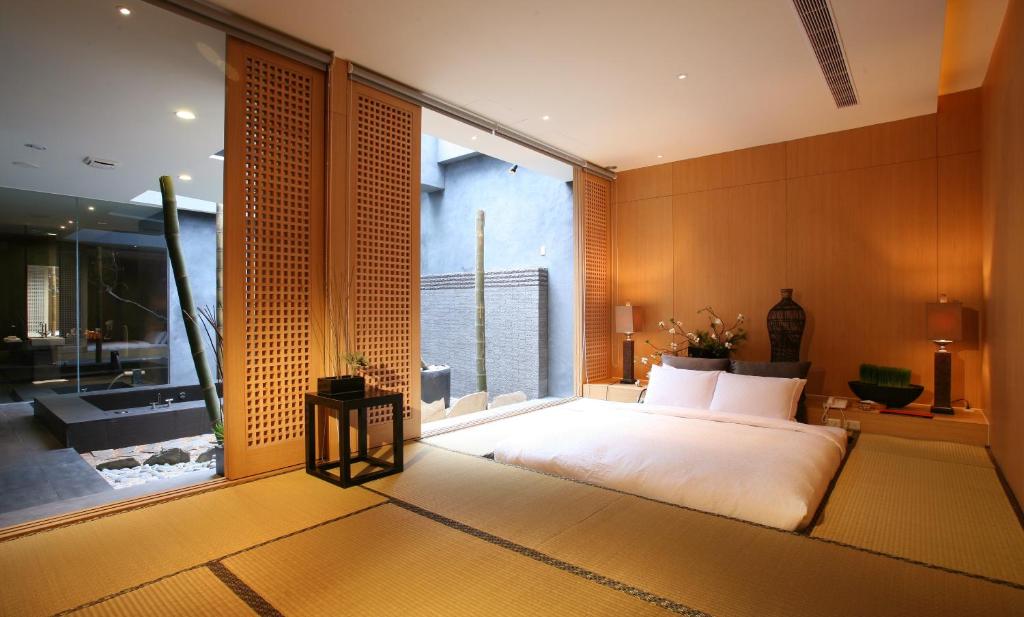 🏨 2025最新台中市汽車旅館推薦TOP5｜高隱私豪華房型＋台中外送茶定點茶享受全攻略