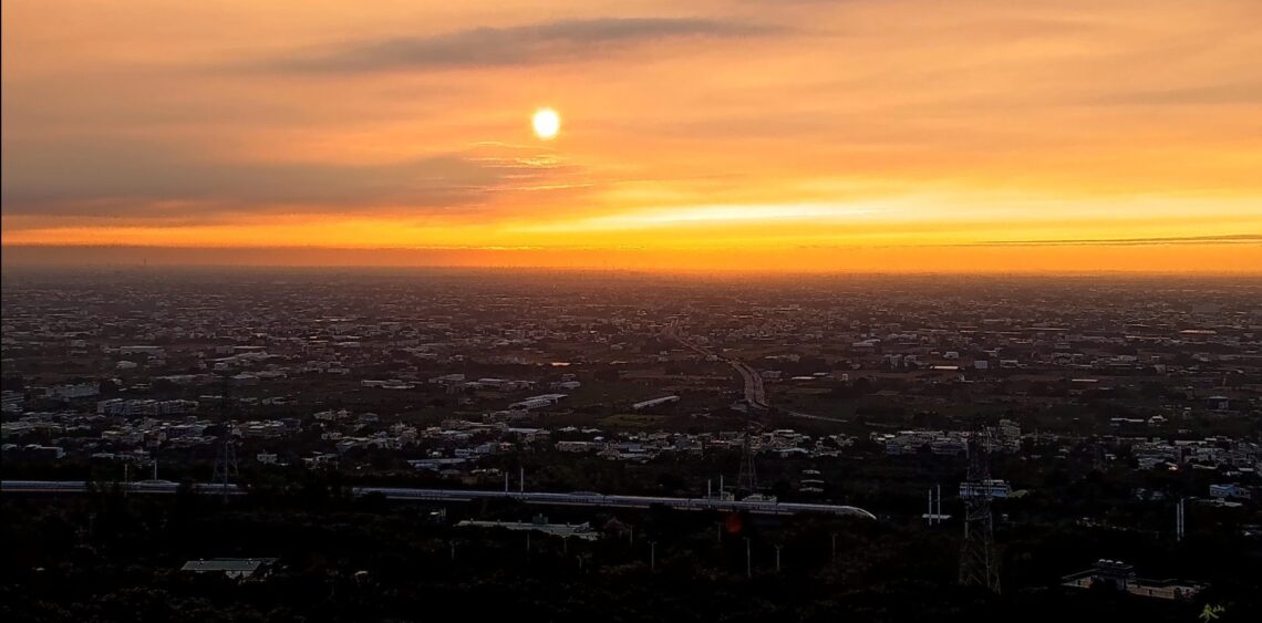 【2025 彰化住宿＋夜生活全攻略】10 間必住飯店推薦｜在地美食、私密成人娛樂＆彰化外送茶／定點茶安全指南