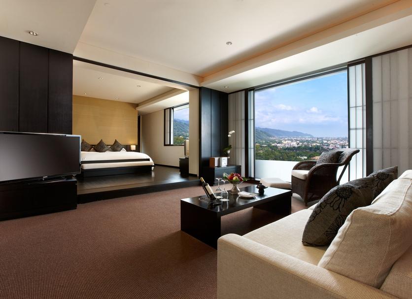 【宜蘭住宿必看】10 間高CP值在地飯店推薦｜夜生活 & 成人娛樂全攻略（附宜蘭外送茶／定點茶安全指南）