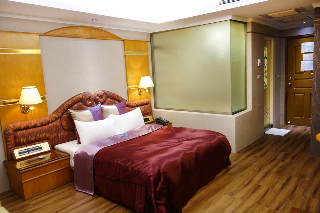 🏨 2025最新苗栗市汽車旅館推薦TOP5｜高隱私豪華房型＋苗栗外送茶定點茶享受全攻略