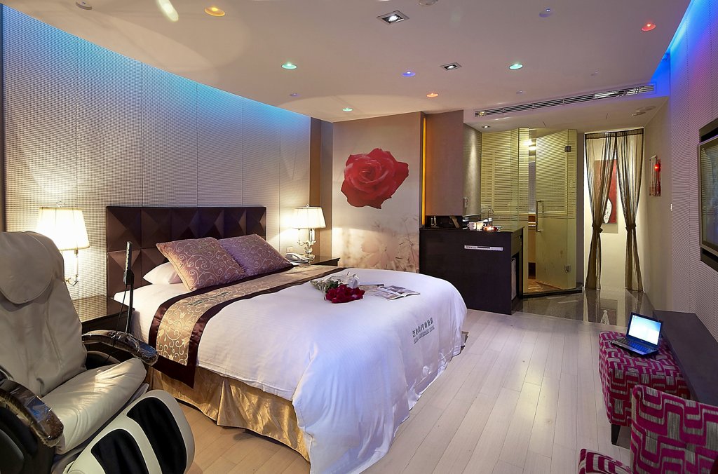 🏨 2025最新苗栗市汽車旅館推薦TOP5｜高隱私豪華房型＋苗栗外送茶定點茶享受全攻略