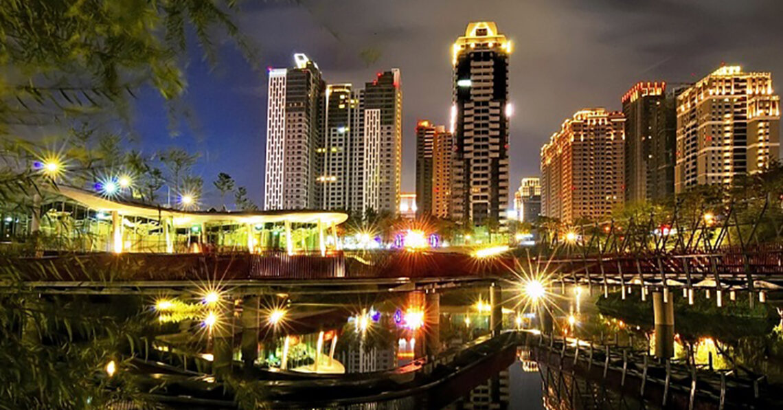 🏨 2025 台中夜遊住宿指南｜一中商圈、逢甲、西屯熱門旅館＋台中外送茶定點茶享受攻略