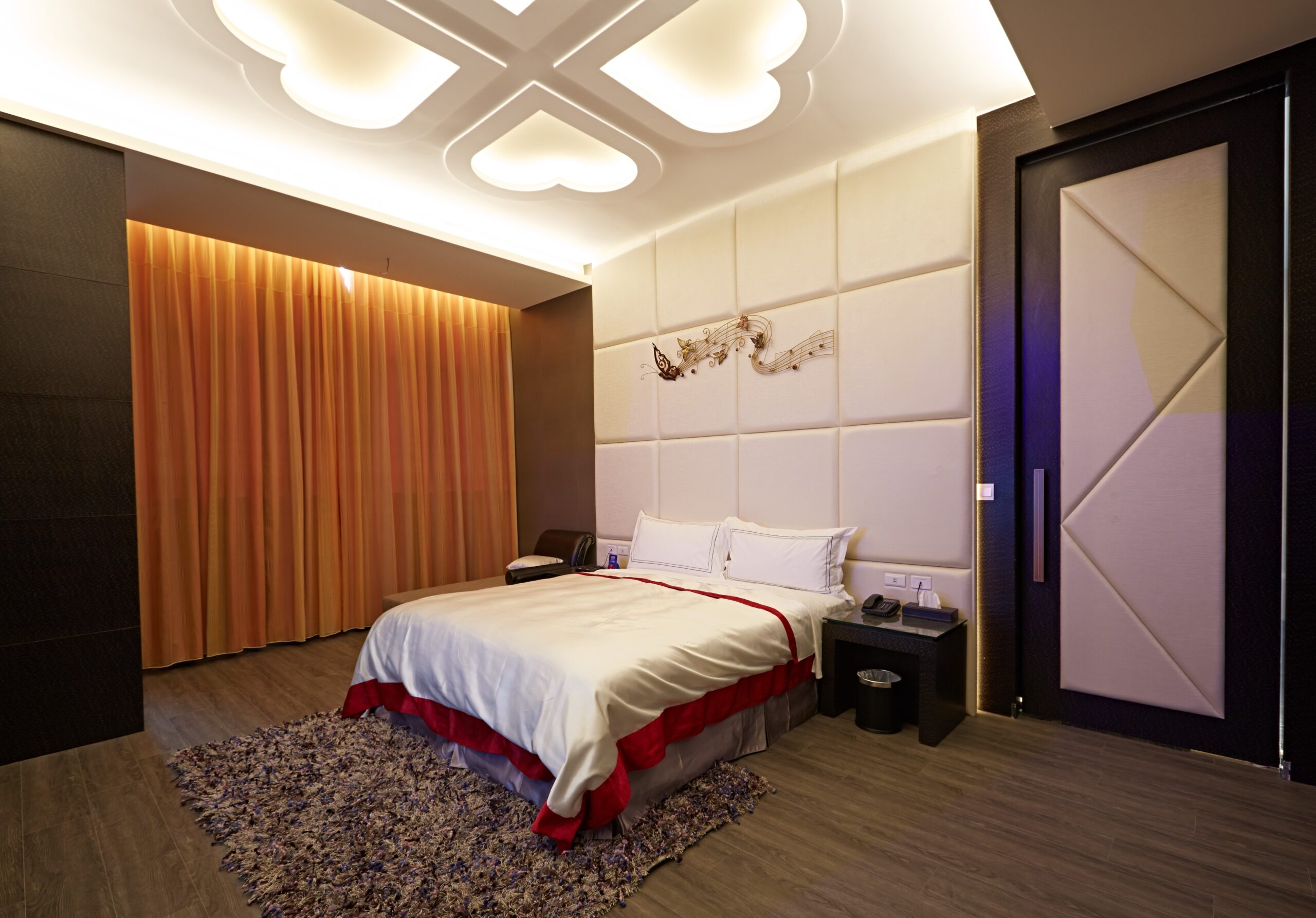 🏨 2025最新彰化市汽車旅館推薦TOP5｜高隱私豪華房型＋彰化外送茶定點茶享受全攻略