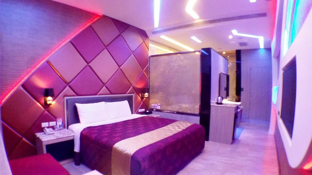 🏨 2025最新屏東汽車旅館推薦TOP5｜高隱私豪華房型＋屏東外送茶定點茶享受全攻略