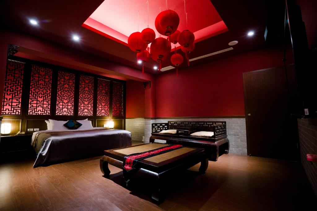 🏨 2025最新嘉義市汽車旅館推薦TOP5｜高隱私豪華房型＋嘉義外送茶定點茶享受全攻略