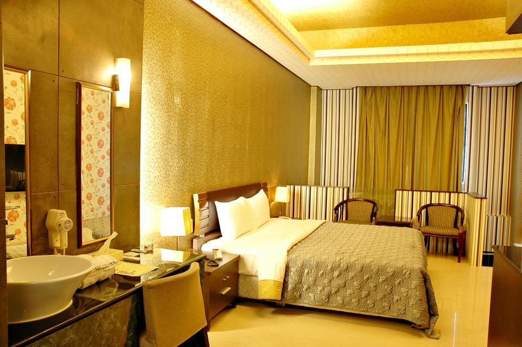 🏨 2025最新台南汽車旅館推薦TOP5｜高隱私豪華房型＋台南外送茶定點茶享受全攻略